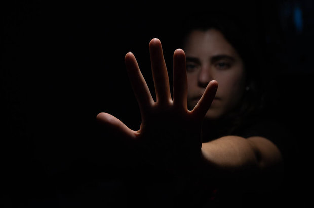 Imputaron a una mujer por abusar sexualmente, “sin contacto”, a su sobrina de 16 años