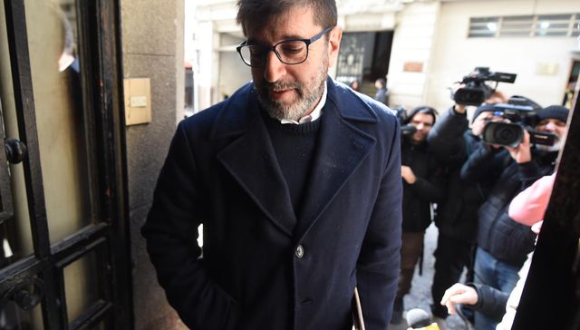 ¿Quién traza las líneas del VAR?