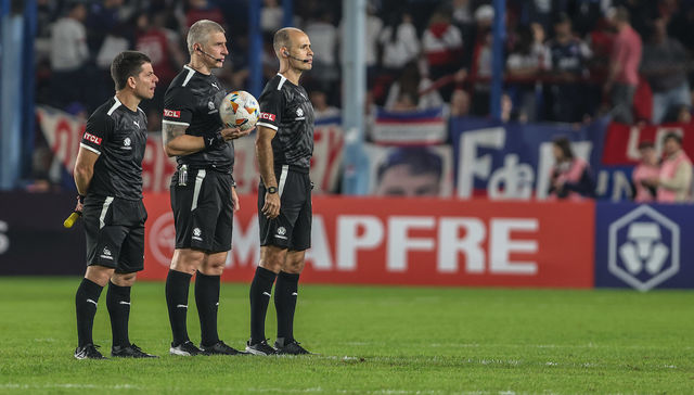 Restan en la de débito