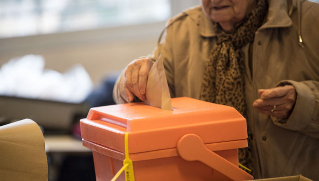 Va cayendo gente al baile