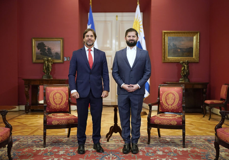 Lacalle y Boric en la mañana de este martes en La Moneda. Foto: Presidencia de Chile