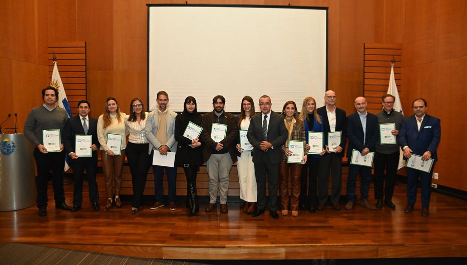 Los 15 nuevos líderes que pusieron su firma. Foto: cedida a Montevideo Portal