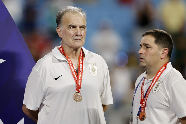 “Soy malísimo”: la “hermosa” canción de Uruguay que a Bielsa le pone la “piel de gallina”