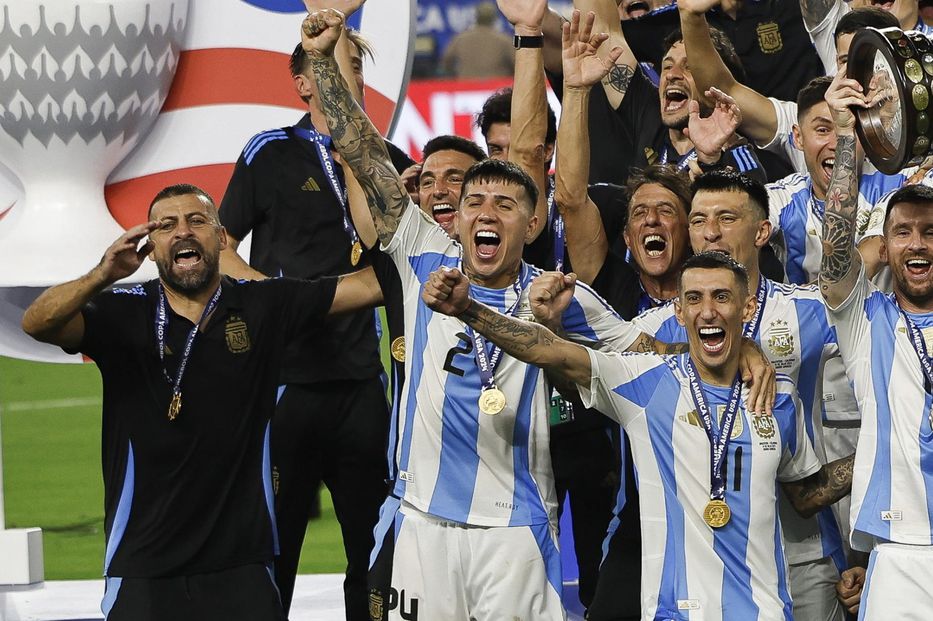 Escuchen, corran la bola