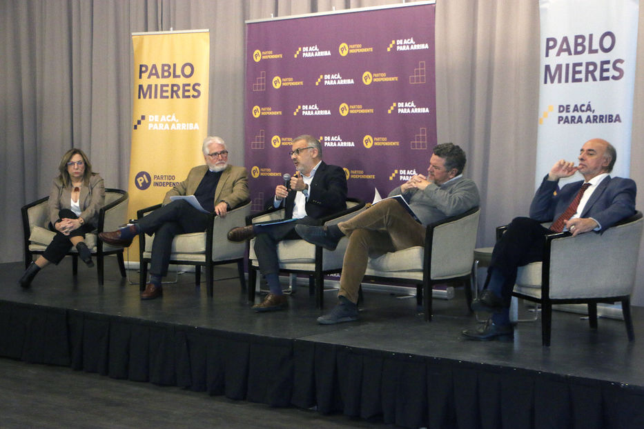 Mónica Bottero, Álvaro Ramos, Javier Lasida, Francisco Gross y Pablo Mieres - Foto: Partido Independiente