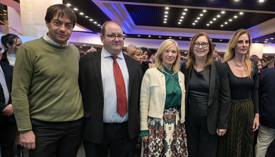 Daniel Larrosa, Diego Machín, Beatriz Argimón, Annabela Suburú y Adela Dubra. Foto: cedida a Montevideo Portal