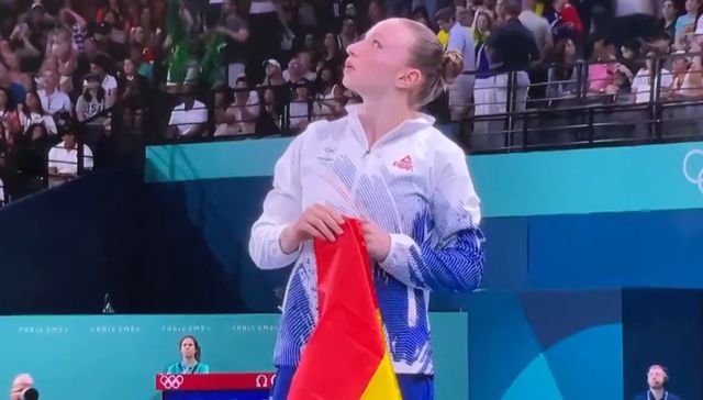 No te vistas que no vas