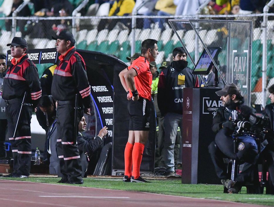 Libertadores: El penal detectado por el VAR que le costó un gol a ...