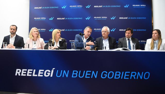 Billetera en mano