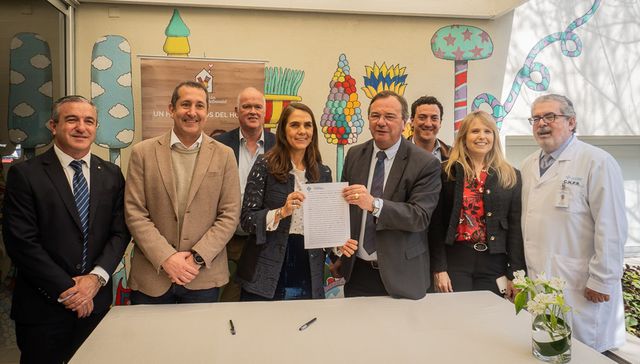 La Asociación Casa Ronald McDonald y el Ministerio de Transporte firman un convenio social
