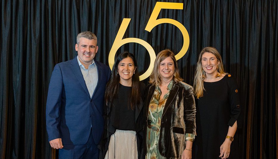 Martin Schenone, director división L’Oréal Belleza Dermatológica; María Berdún, CDMO; Verónica Méndez, directora división Productos Profesionales; Cecilia Cardozo, gerenta de Asuntos Corporativos y Sustentabilidad. Foto: cedida a Montevideo Portal