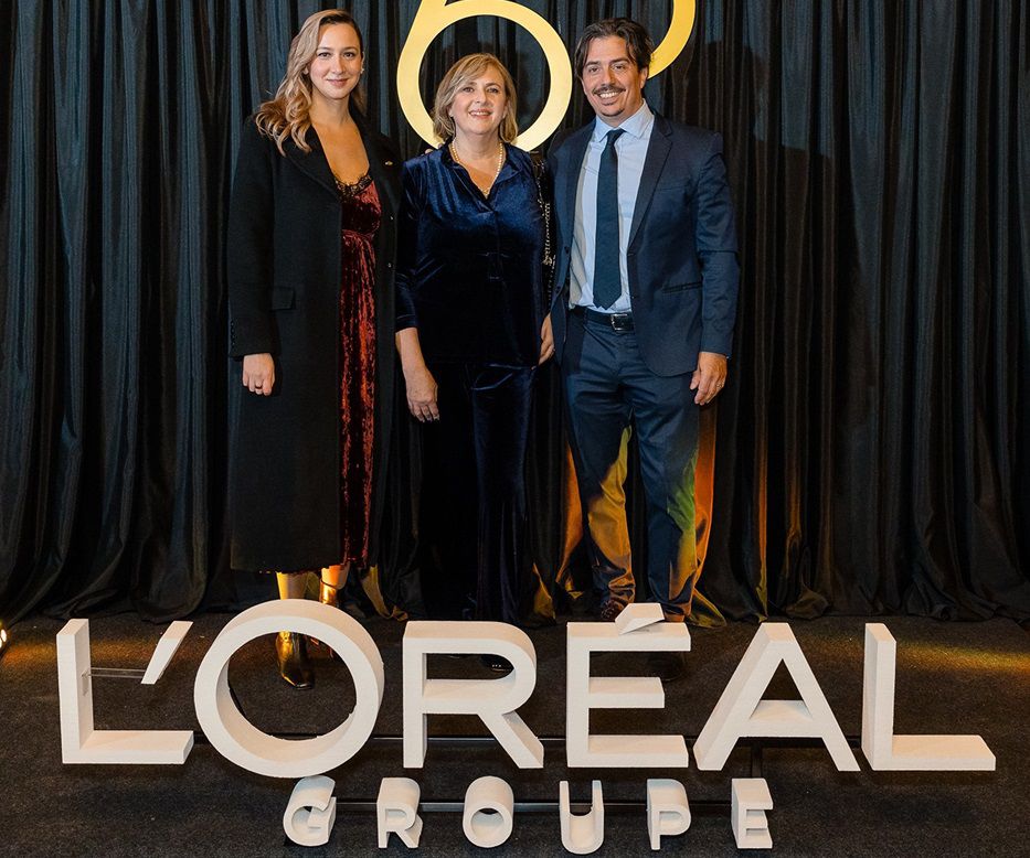  Rocío Caldi, CIO; Daniella D’alessandro, directora de la división Lujo; Gonzalo Ordóñez, director de la división Productos de Gran Público. Foto: cedida a Montevideo Portal