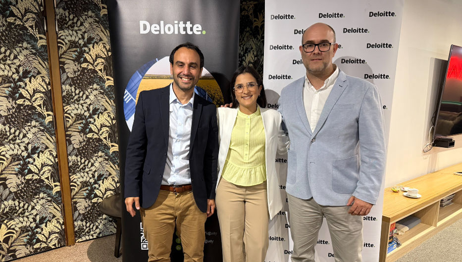 Andrés Sarcuno, María Emilia Esquivel y Mauricio Roldán. Foto: cedida a Montevideo Portal