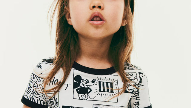 Moda, arte e íconos: H&M presenta la colección Mickey Mouse de Disney por Keith Haring