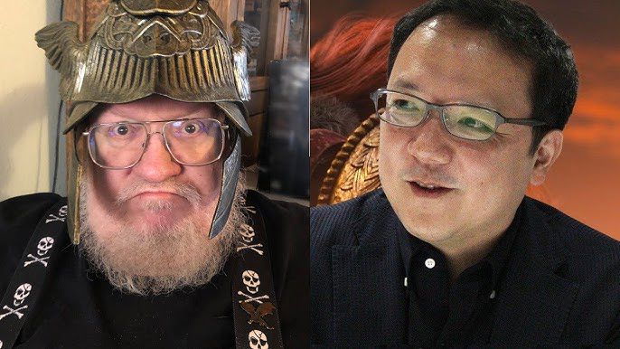 R.R Martin con el casco de Malenia y Hidetaka Miyazaki. Foto: YouTube @Muffintop