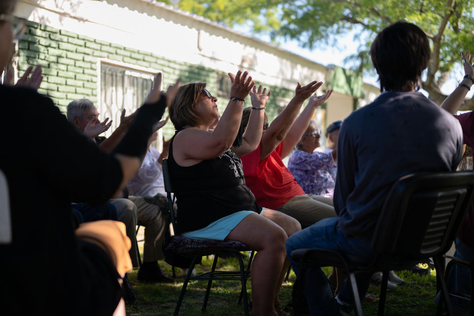 Unas 30 personas acudieron a la misa de cierre del Hogar de Cristo en Manga. Foto: Javier Noceti / Montevideo Portal