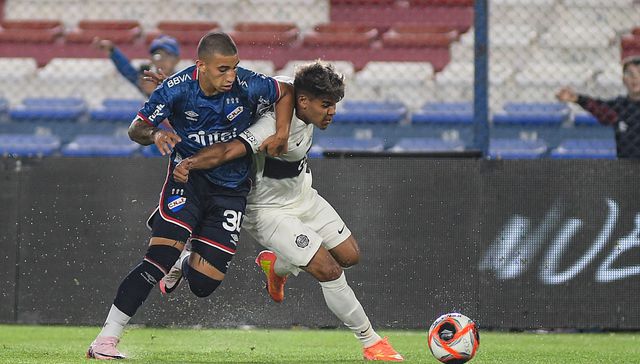 Tira su magia en otro lado