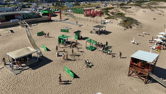 Sprite invita a los turistas a refrescarse en Punta del Este