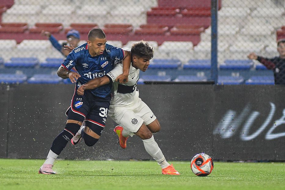 Tira su magia en otro lado