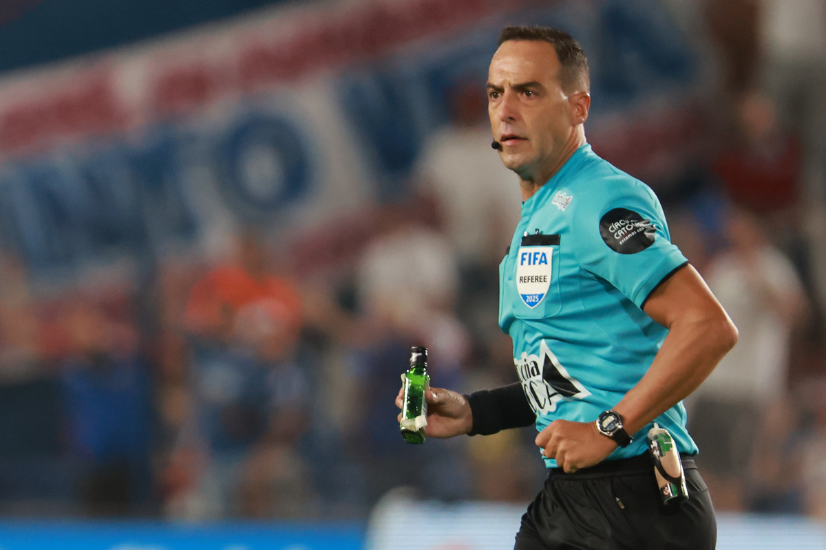 Árbitros uruguayos para las semis de Libertadores y chilenos en Mineiro-City Torque