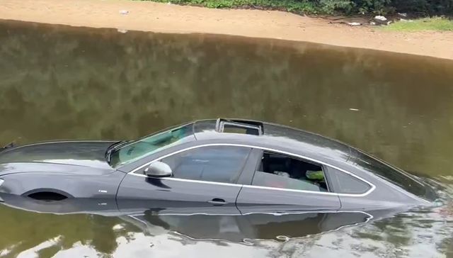 Con ruedas, sin aletas