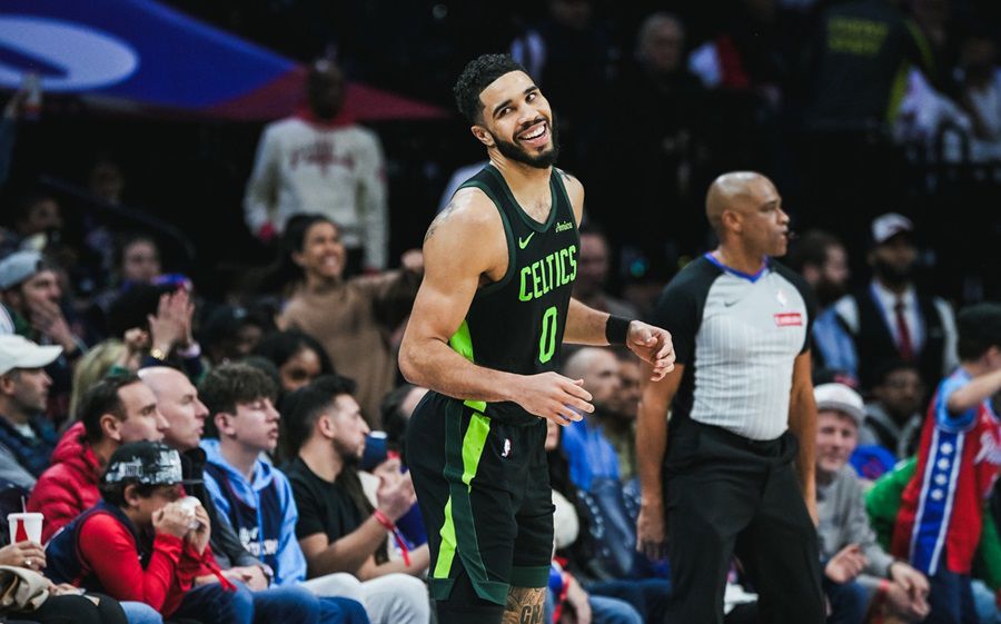 De atrás y a domicilio