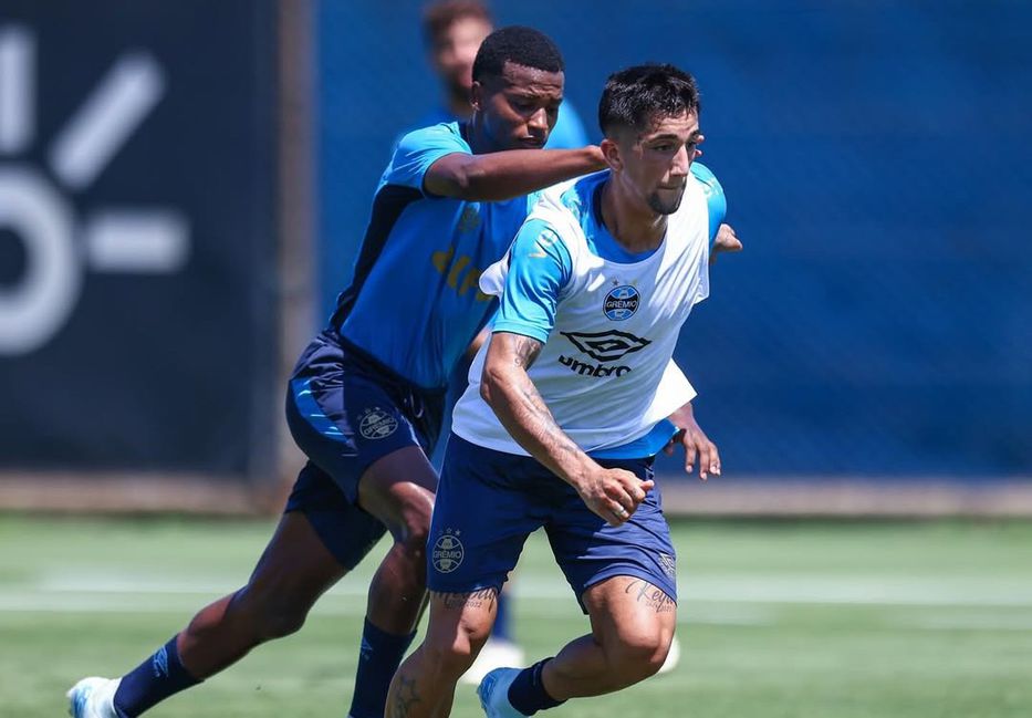 Con hinchas tricolores