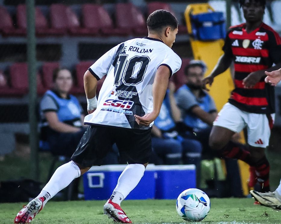 Con la frente en alto