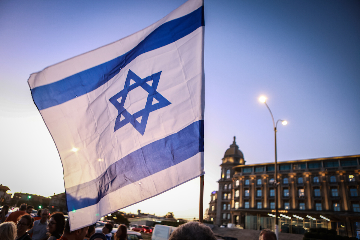 “Vara que rara vez se aplica”: B'nai B'rith contra “estándares distintos” en antisemitismo