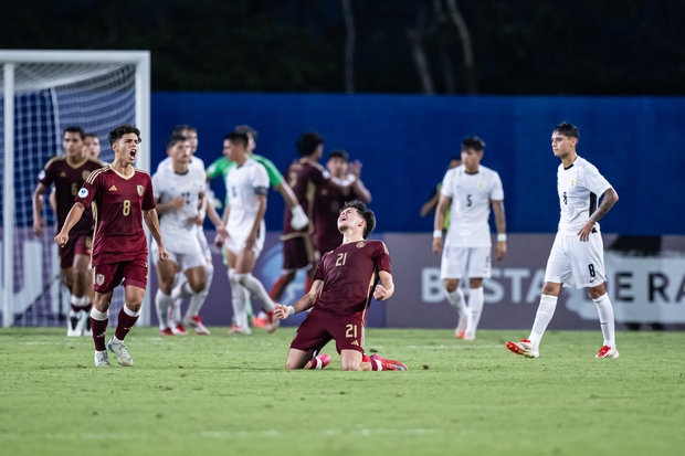 Venezuela celebra su clasificación. Uruguay lo sufre. Foto: Staff Images CONMEBOL