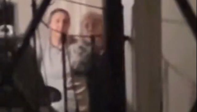 Abre la puerta ligero