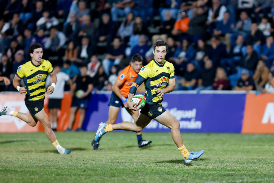 Torazo en rodeo ajeno