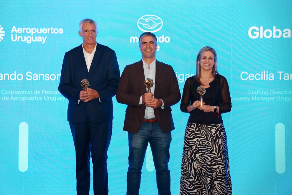 Fernando Sansone, Aeropuertos Uruguay; Carlos Etcheverrigaray, Mercado Libre Uruguay; Cecilia Targetta, Globant. Foto: cedida a Montevideo Portal.