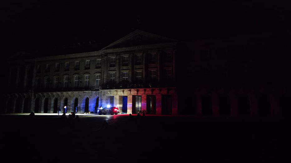 Las horas más oscuras: un uruguayo en la última ciudad gallega en recuperar la luz