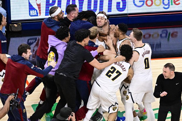 Los Nuggets celebrando en Oklahoma City. Foto: GERALD LEONG / EFE
