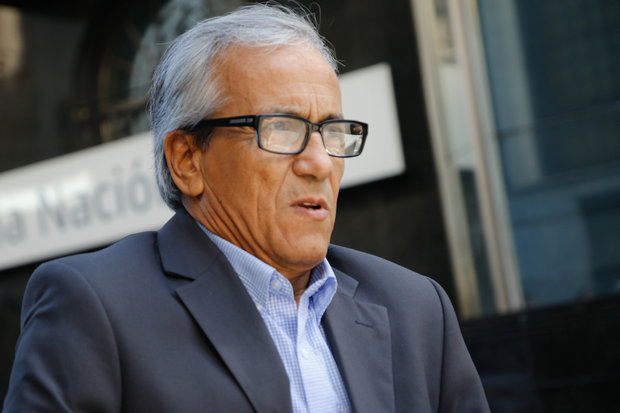 El ministro Juan Castillo dijo que no estaba enterado de los 70 despidos en Oracle