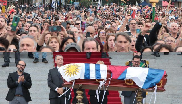 El pueblo en su inmenso dolor