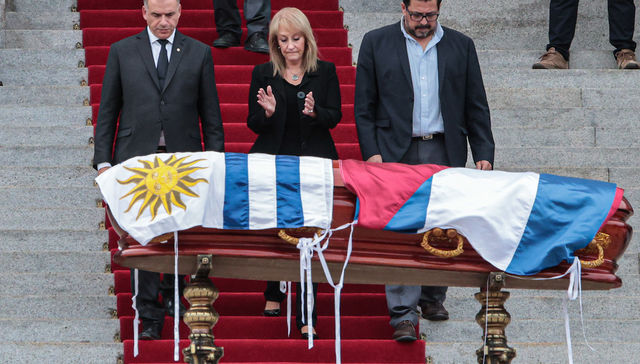 Su último saludo en el escenario