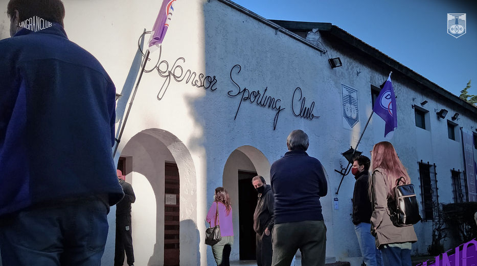 Violeta, cuadro del pueblo