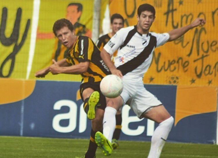 Blake Ricciuto jugando en Peñarol. Foto: Instagram @blakericciuto
