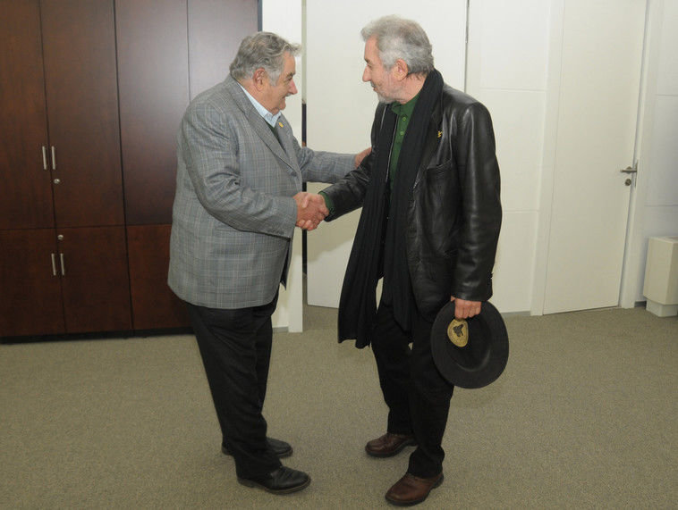 En junio de 2011, con el actor José Sacristán. Presidencia