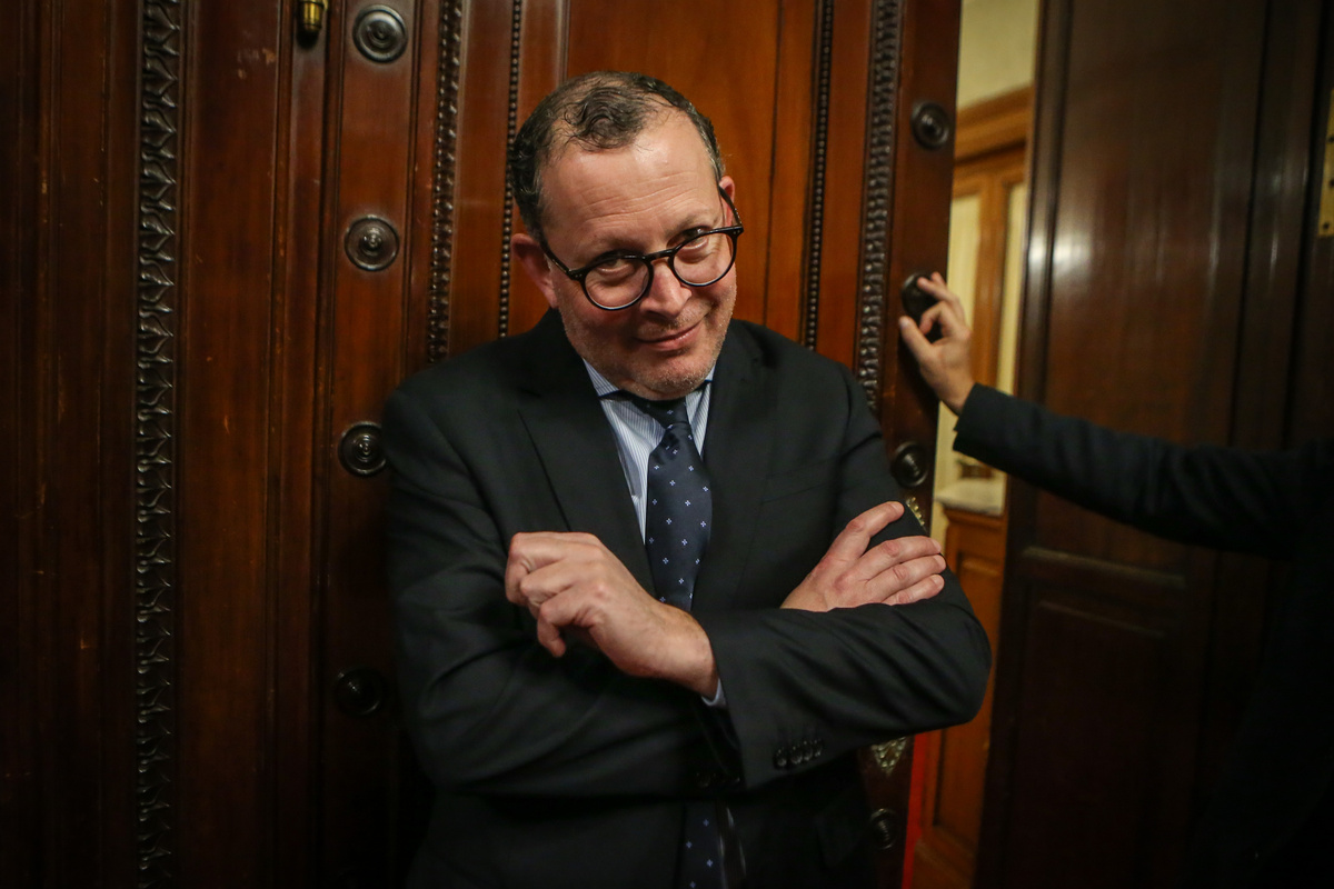 “Romper el empate”: Perrone argumentó por qué se retiró de la Asamblea General por Cardama