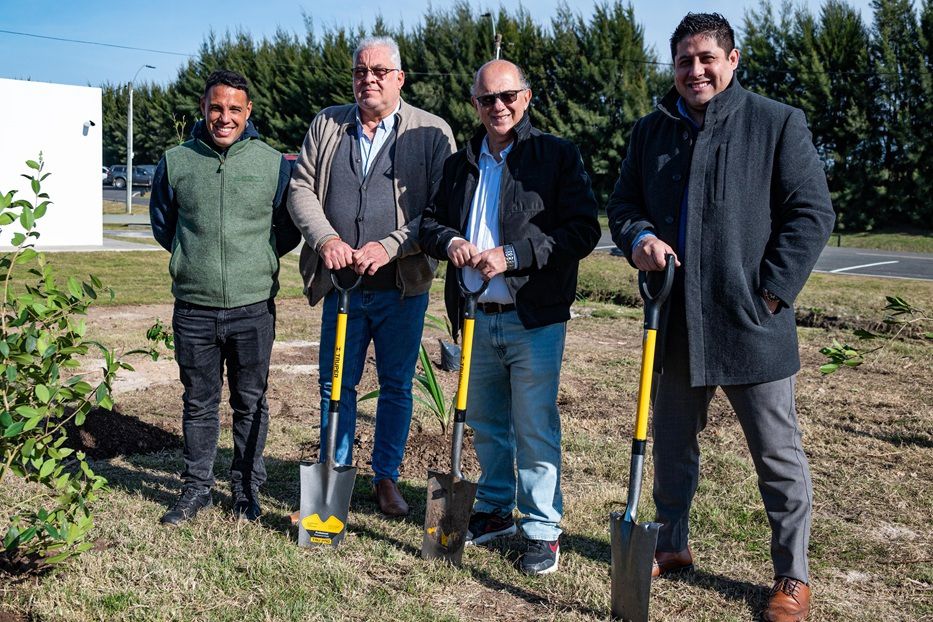 Representantes de Casmu, AUF y Ambá en el Complejo Celeste. Foto: cedida a Montevideo Portal