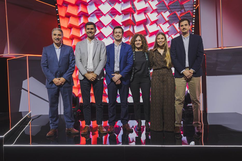Gustavo Trelles, Nicolás Seijas, Rodrigo Mehus, Delfina Martínez, Camila Decker y Juan Ignacio Ramos. Foto: cedida a Montevideo Portal