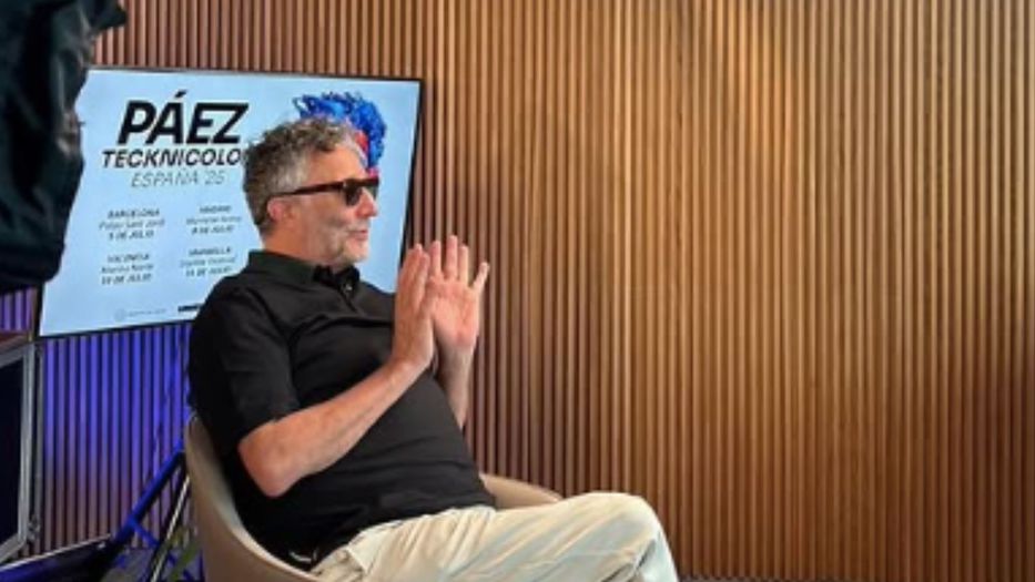 Del otro lado del camino