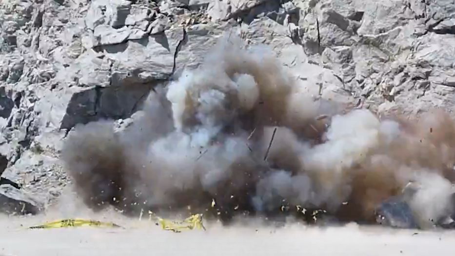 Me movió la estantería