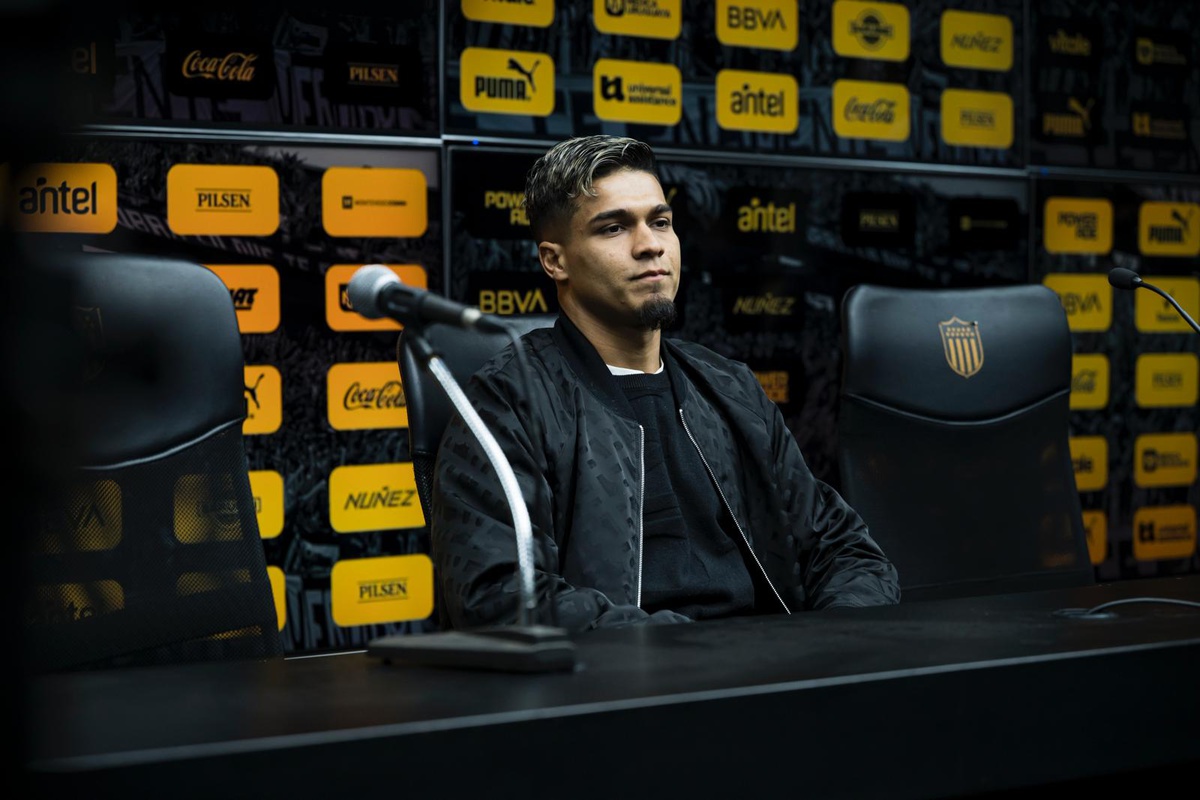 Matías Arezo y su renovación: “Podría estar pensando en salir, pero Peñarol es mi lugar”