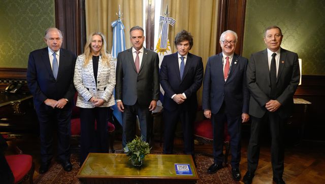 Date una vuelta, Javo