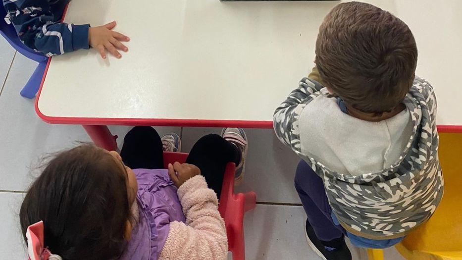 Alguien puede pensar en...