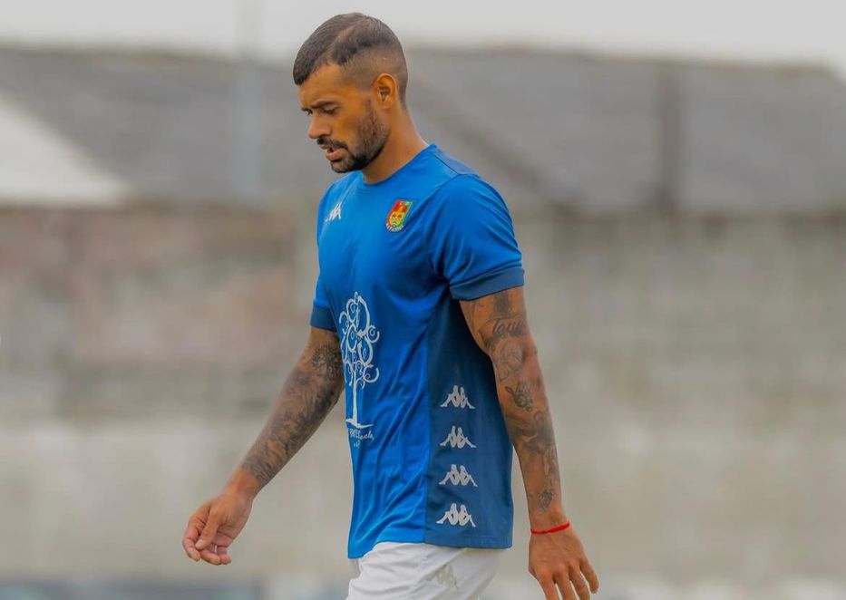 Esteban Mascareña jugando en As Pontes de España. Foto: Instagram @estebanmas21